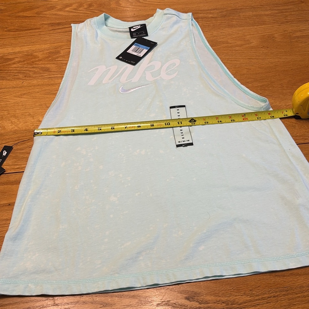 Nike women’s 3 Piece Set with Mint Green Nike Tank. The top is NWT. - Picture 8 of 14